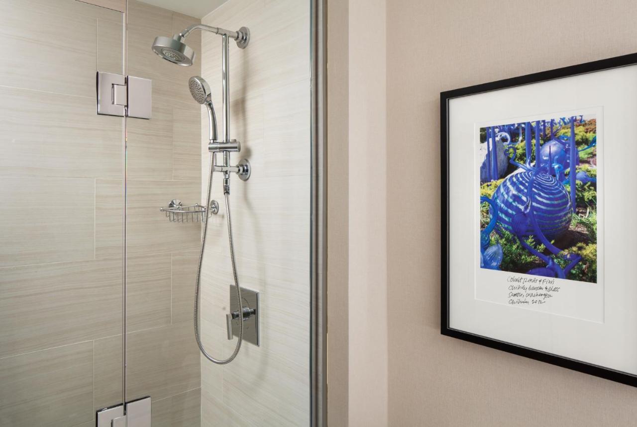 1 Bedroom Junior Suite 1 King High floor,1498578877:JPEG
